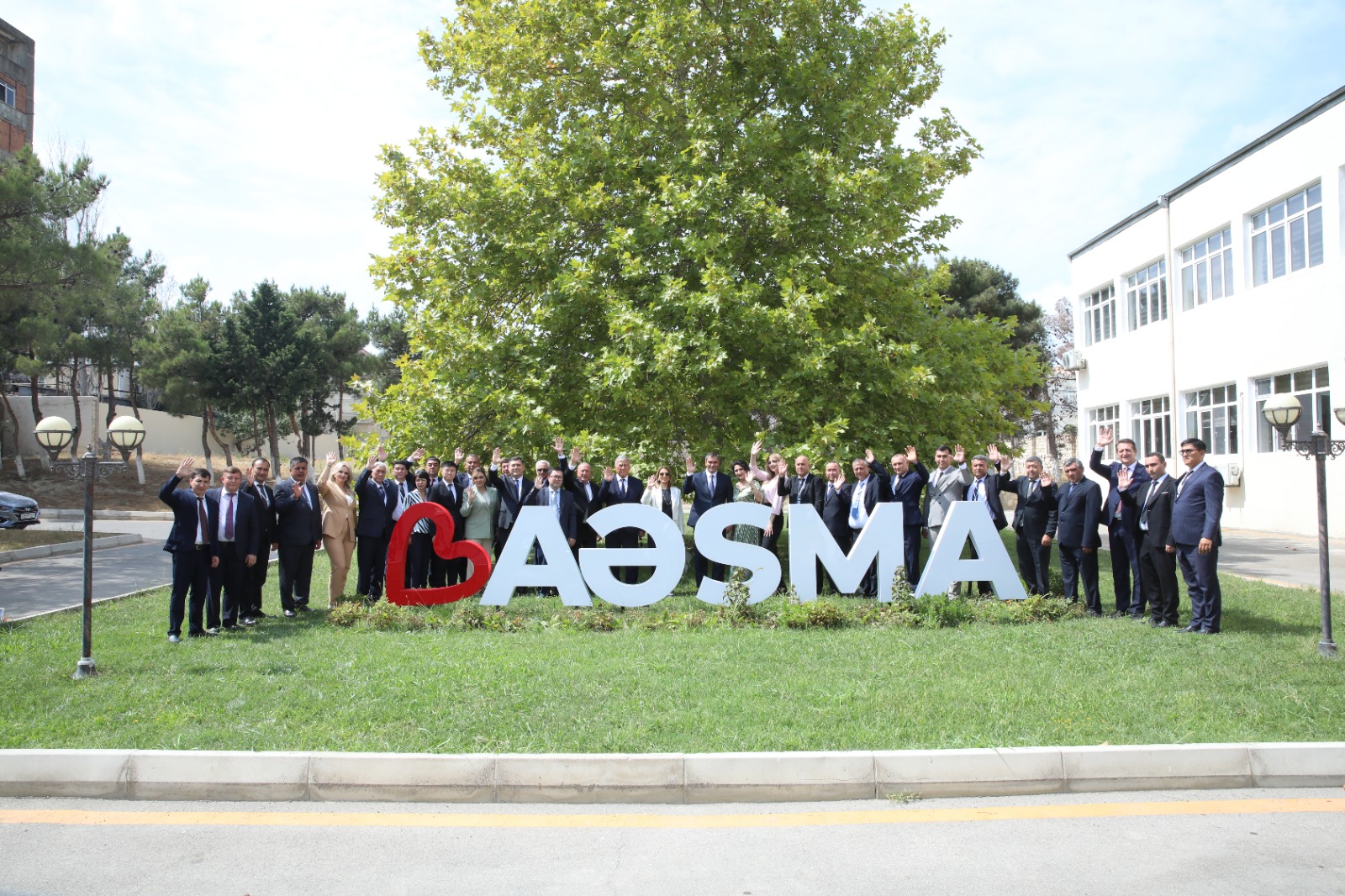 AƏSMA-da Özbəkistan həmkarlar ittifaqları nümayəndələri üçün təlimlər başa çatıb