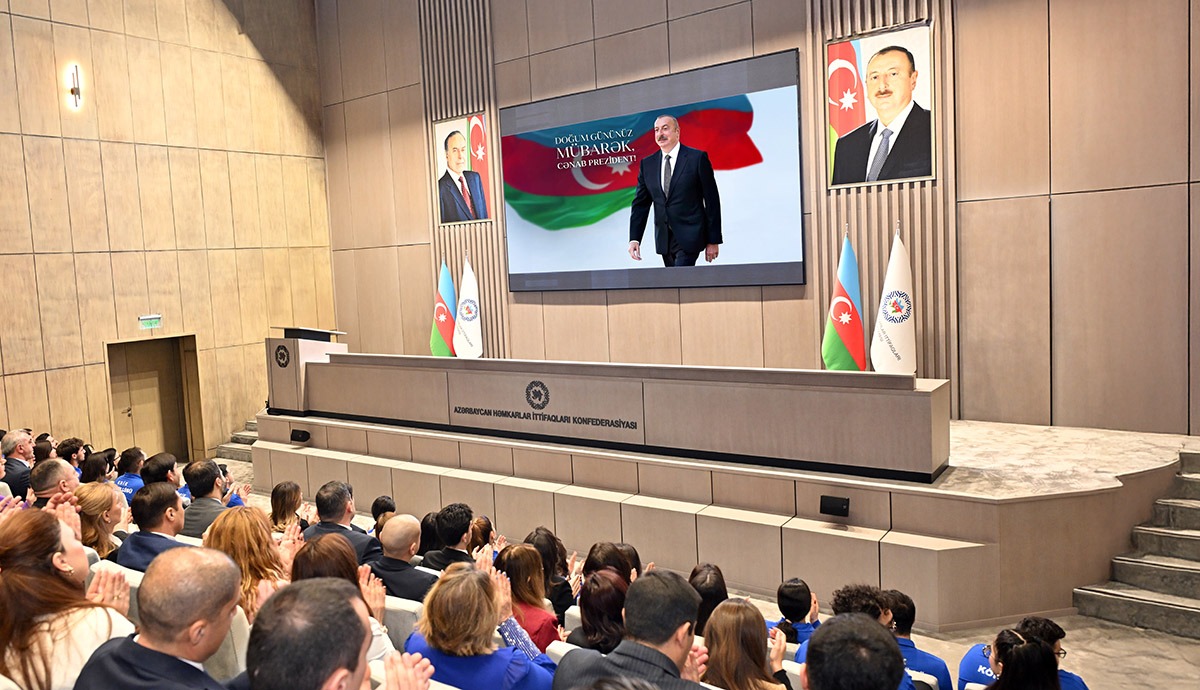AHİK-də Dünya Azərbaycanlılarının Həmrəyliyi Günü və Yeni il münasibətilə bayram tədbiri keçirilib