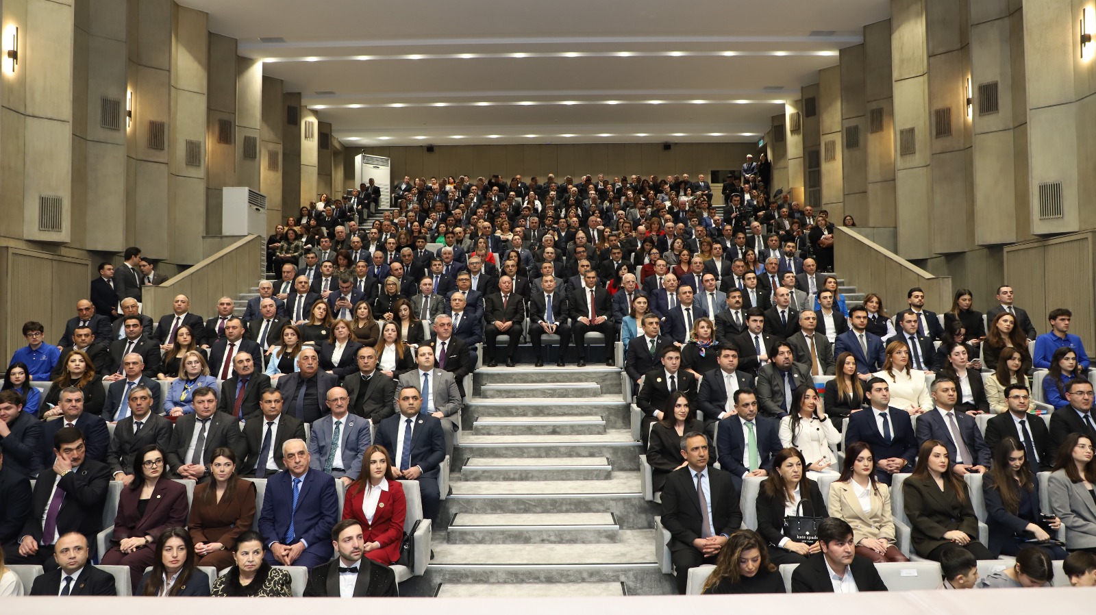 Azərbaycan Həmkarlar İttifaqları Konfederasiyasının yaradılmasının 33 illiyi qeyd olunub