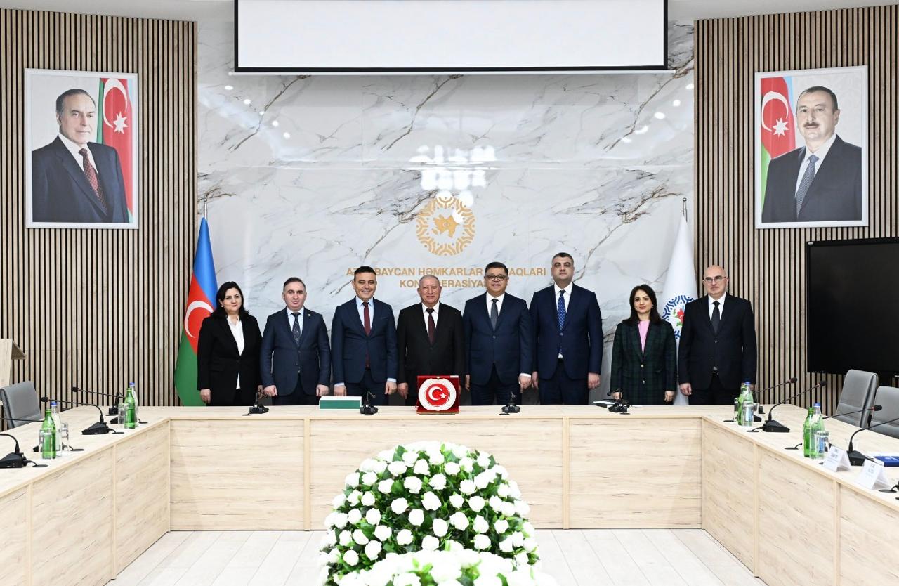 Türkiyənin Dövlət Qulluğu Strateji Araşdırmalar Mərkəzinin nümayəndəsi AHİK-də olub