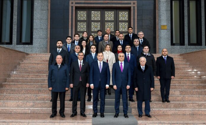 Naxçıvanda “Heydər Əliyev və Azərbaycan həmkarlar ittifaqları” mövzusunda konfrans keçirilib