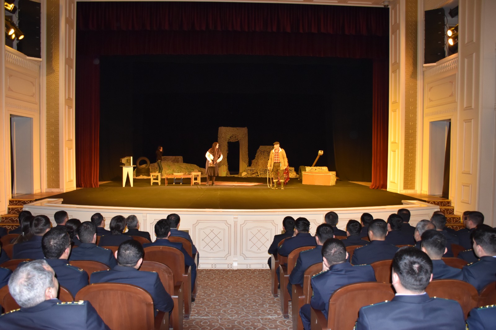 İttifaq üzvləri Xocalı faciəsinə həsr olunmuş tamaşanı izləyiblər