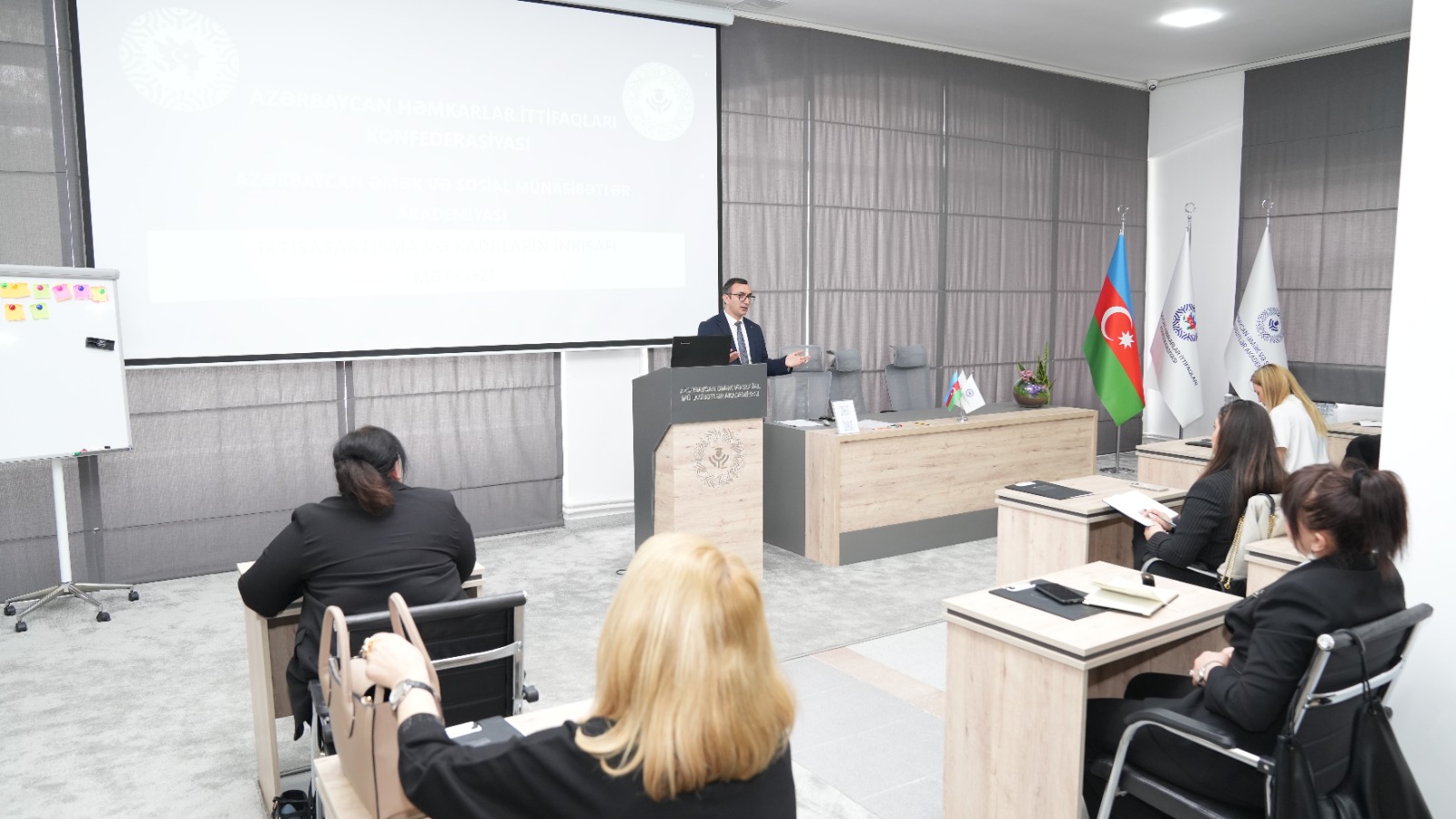 Azərbaycan Həmkarlar İttifaqları Konfederasiyasının Əmək və Sosial Münasibətlər Akademiyasında təlim keçirilib