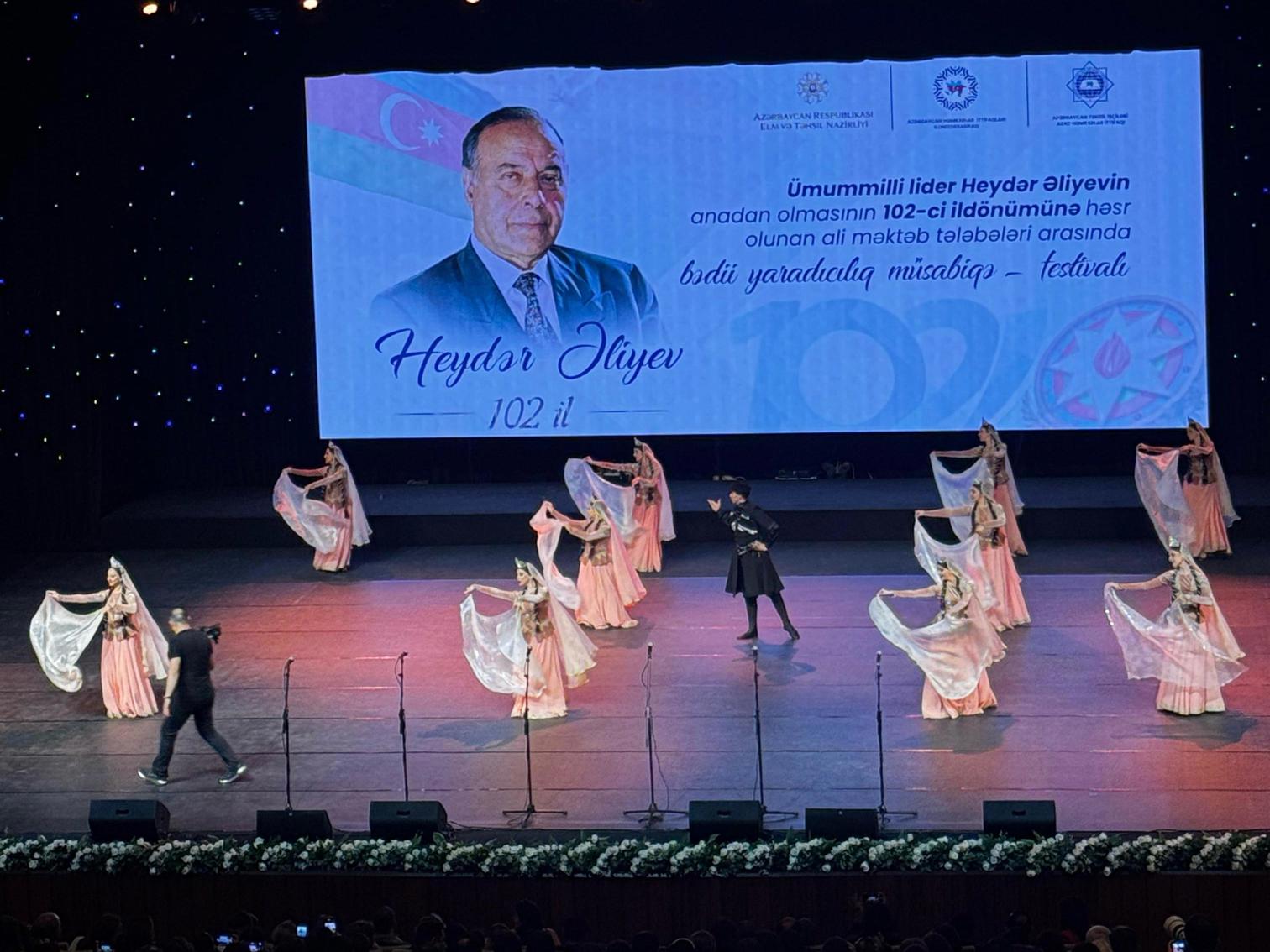 Ulu Öndər Heydər Əliyevin anadan olmasının 102-ci ildönümünə həsr olunan bədii yaradıcılıq müsabiqə-festivalının yekun konserti keçirilib
