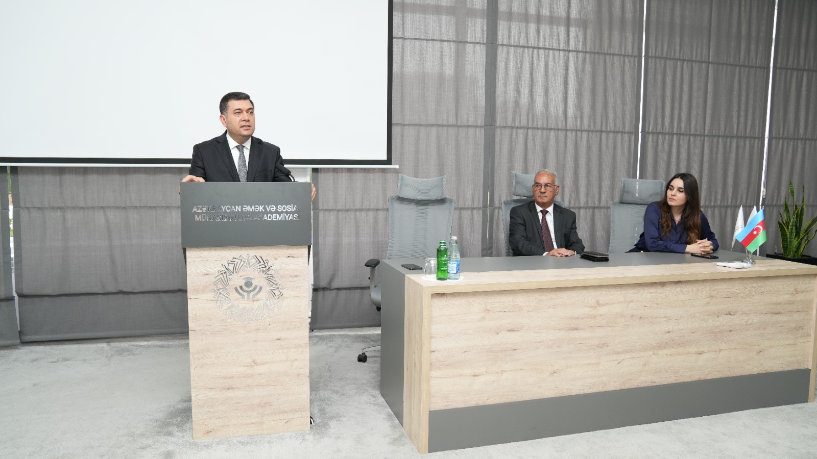 Əmək və sosial təminat qanunvericiliyinin tətbiqi məsələləri mövzularında keçirilən təlimlər yekunlaşıb