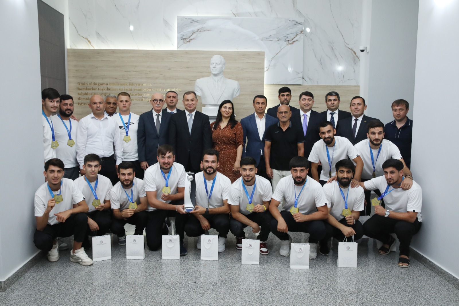 Azərbaycan Həmkarlar İttifaqları Konfederasiyasında qalib futzal komandasının heyəti ilə görüş keçirilib